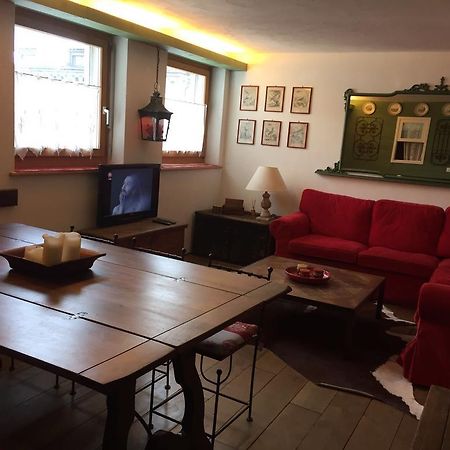 Meschihouse - Chesa Engadina Apartment Samedan Luaran gambar
