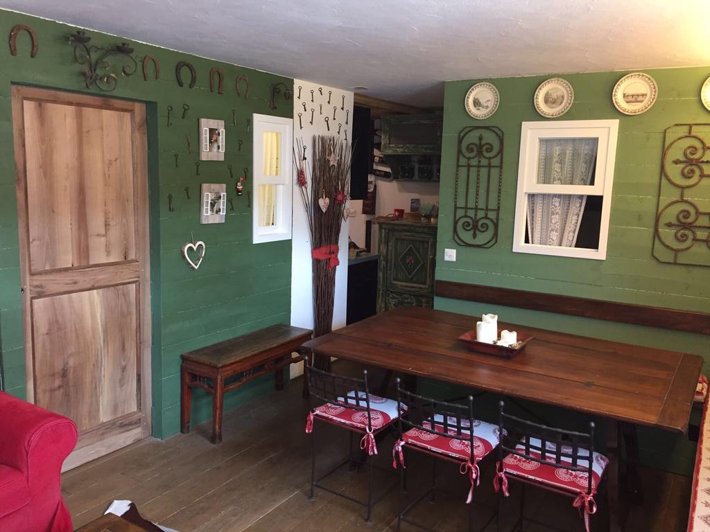Meschihouse - Chesa Engadina Apartment Samedan Luaran gambar